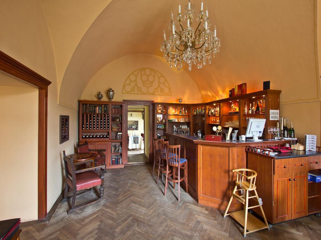 卢巴斯卡拉伊萨美吉酒店 Hrubá Skála 外观 照片