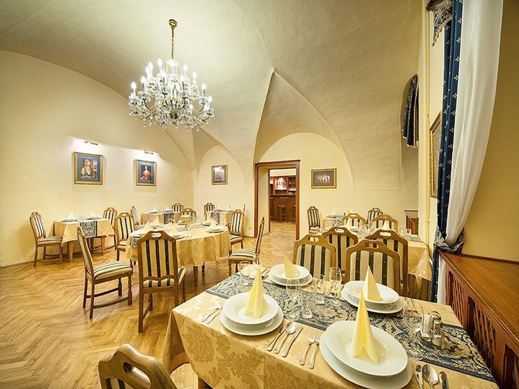 卢巴斯卡拉伊萨美吉酒店 Hrubá Skála 外观 照片